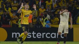 Barcelona sufre pero saca adelante la serie ante Universitario