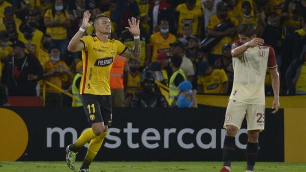 Barcelona sufre pero saca adelante la serie ante Universitario