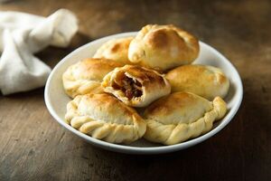 ¿Algo sencillo y fácil de llevar? Empanadas de pancho y queso, una delicia - Gastronomía - ABC Color