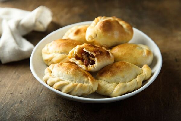 ¿Algo sencillo y fácil de llevar? Empanadas de pancho y queso, una delicia - Gastronomía - ABC Color