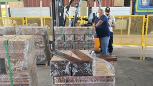 Abrirán carga de cocaína que iba a ser llevada a Europa