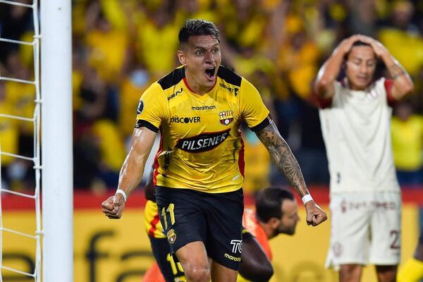 Atención Guaraní: Barcelona derrotó a Universitario en la ida - Guaraní - ABC Color