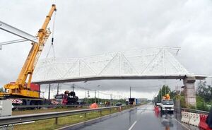 MOPC RECIBE POLÉMICA PASARELA DE ÑANDUTÍ DE CASI USD 2 MILLONES - Itapúa Noticias