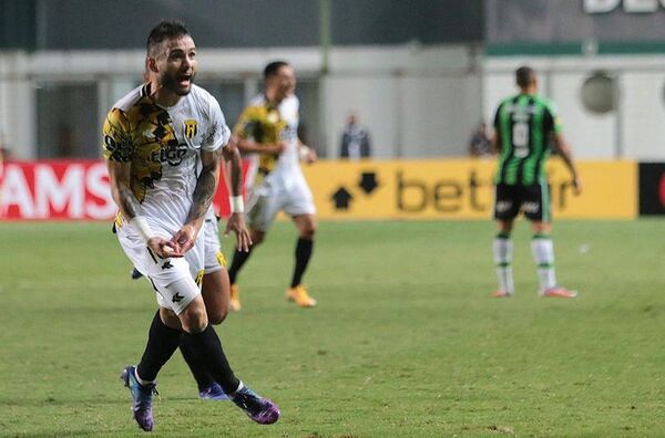 Reviví el tanto de Colmán para el triunfo de Guaraní en Brasil - Guaraní - ABC Color