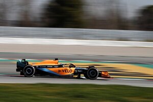 Ricciardo marca las referencias por la mañana en Barcelona