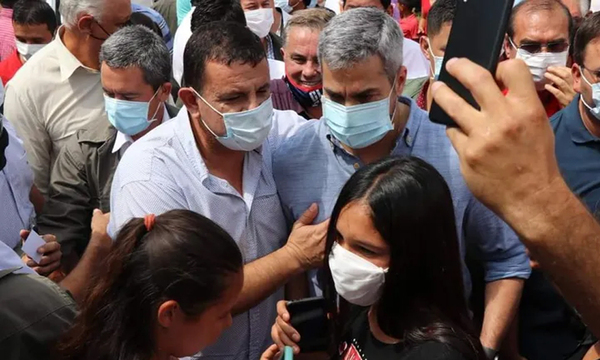 Aparecen imágenes del Presidente de la República con pastor vinculado al crimen organizado - OviedoPress