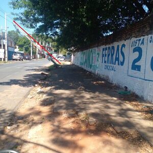 Columna de ANDE está por caer » San Lorenzo PY