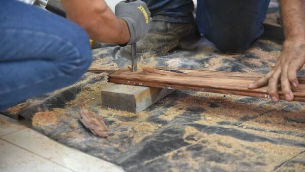Verifican carga de cocaína depositada en piezas de madera