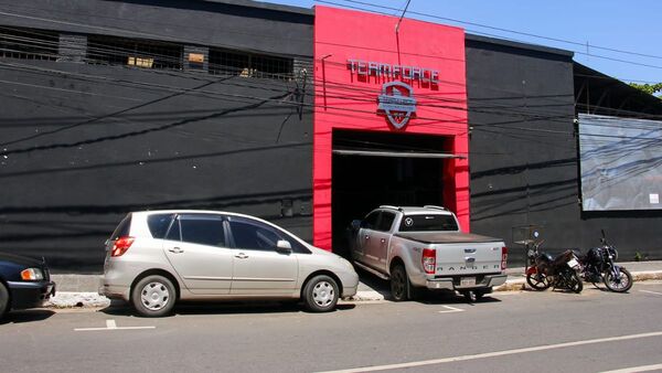 En investigación por mega esquema de lavado, allanan un gimnasio