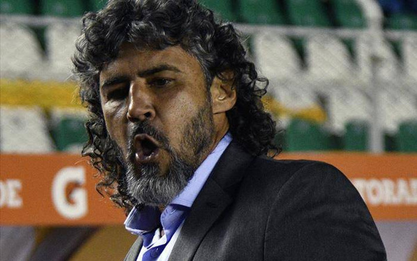 Crónica / Ex DT aclara que no le hizo tesãpo'e a sus peloteros