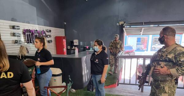 La Nación / A ultranza Py: allanan gimnasio en el microcentro de Asunción