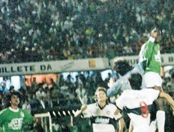 Leonel Álvarez recuerda los históricos enfrentamientos entre Olimpia y Atlético Nacional · Radio Monumental 1080 AM
