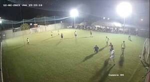 Crónica / [VIDEO] Intendente ¡ojelesioná! rompiéndola en el futbolacho