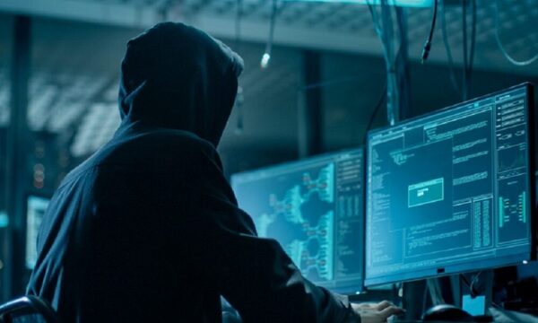 Rusia también ataca a Ucrania con ciberataques que borran datos de bancos y el Gobierno