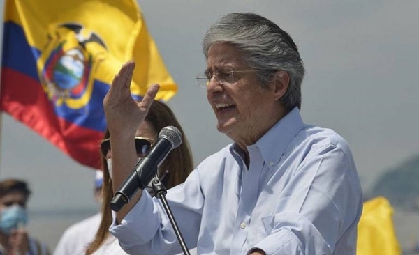 Diario HOY | Presidente de Ecuador donará su sueldo a organizaciones de ayuda social