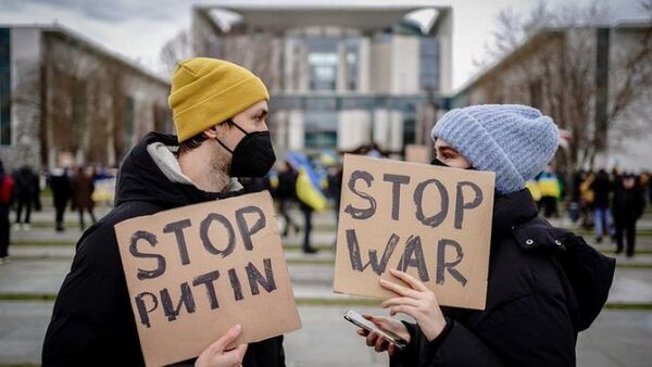 Varias manifestaciones en Europa piden a Rusia parar la guerra en Ucrania