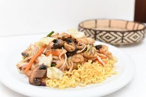 Receta para amantes del fideo frito: cubrílo con una deliciosa salsa