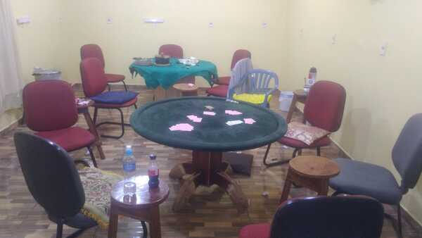 Asaltantes irrumpen en «juego de truco» para robar las apuestas | Noticias Paraguay