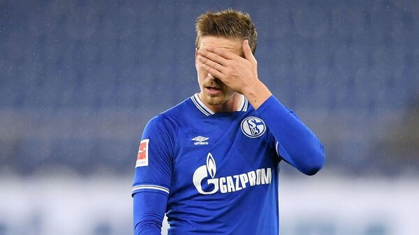Schalke 04 retira de su camiseta el logo de su patrocinador ruso