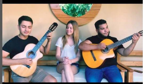 Crónica / (VIDEO) ¡Mañami! ¡Qué bien canta nuestra miss!