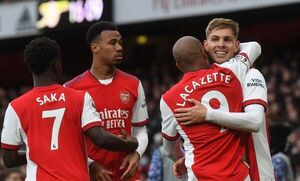 Arsenal acecha la cuarta posición de la Premier League