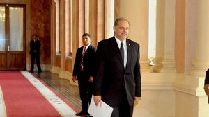 Abdo Benítez destituye a otro  ministro tras operativo antidrogas