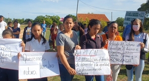 Padres de escuela Laguna Cristo Rey se movilizan por recuperar rubros