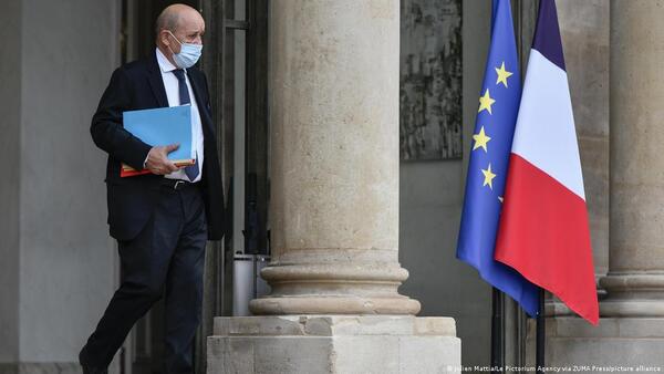 Francia se ofrece a "ayudar" a presidente ucraniano Zelenski frente a ofensiva militar rusa - .::Agencia IP::.
