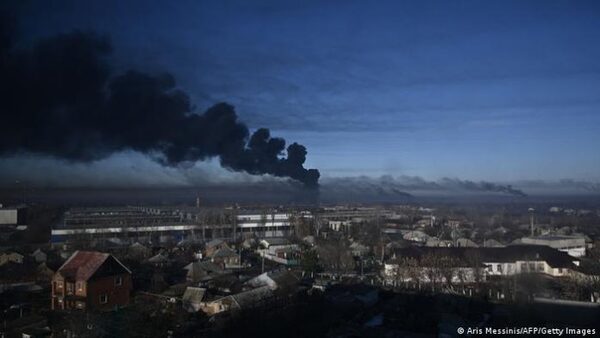 Ucrania reporta bombardeos en Kiev y combates con tropas rusas al norte de la capital