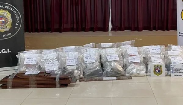 Más de 160 kilos de cocaína en pisos de parquet procedentes de Caaguazú - Noticiero Paraguay