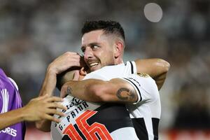Olimpia se embriaga con la "Copa" - El Independiente