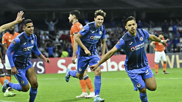 Estreno goleador de Ángel Romero y Juan Escobar que no para
