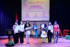 UNAE-COPACONS RECONOCEN A MUJERES PROTAGONISTAS - Itapúa Noticias