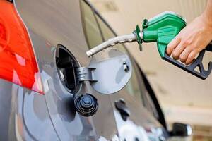 Desde mañana sábado varios emblemas suben precios de combustibles, según CADIPAC