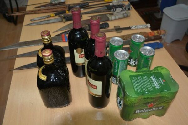 Incautan armas blancas y bebidas alcohólicas durante requisa en Tacumbú