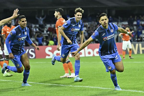 Estreno goleador de Ángel Romero y Juan Escobar que no para