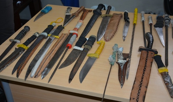 Se incautan armas blancas y bebidas alcohólicas tras requisa en Tacumbú