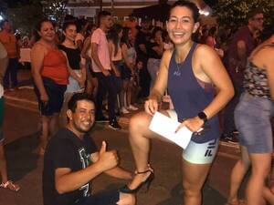 Crónica / Carrera en tacones: "ni se hinchó mi pie, estoy acostumbrada", he'i ganadora