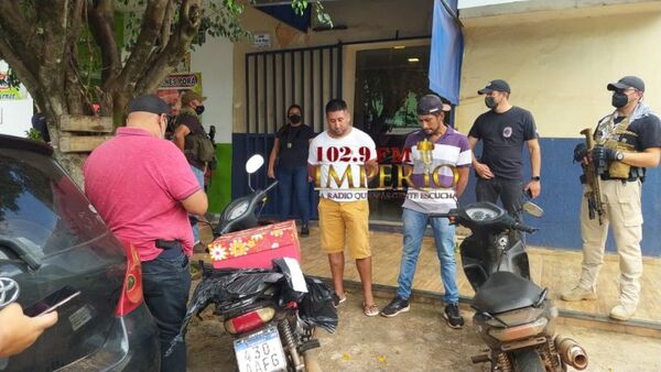 Detienen a mellizos por intentar retirar encomienda contenida de marihuana