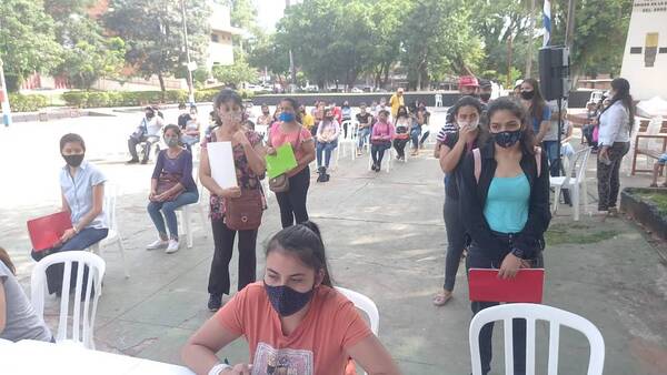 Ante la falta de oportunidades, 9 de cada 10 jóvenes paraguayos buscan salir del país para trabajar