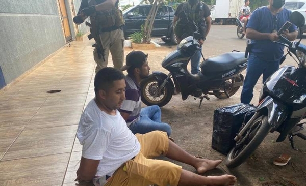 Diario HOY | Capturan a dos hermanos que retiraron una encomienda de 5 kilos de marihuana