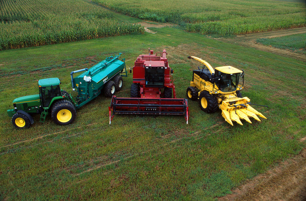 Llegó a Paraguay de la mano de KUROSU & CIA. la nueva cargadora JOHN DEERE 444G