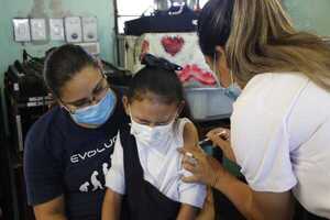 Con vacunación en aulas suman más de 200.000 niños inmunizados - ADN Digital