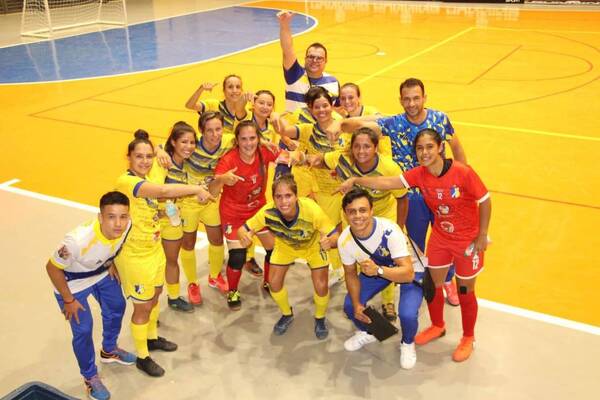 Crónica / Cuatro equipos definen dos lugares para la final del campeonato femenino de fútbol de salón