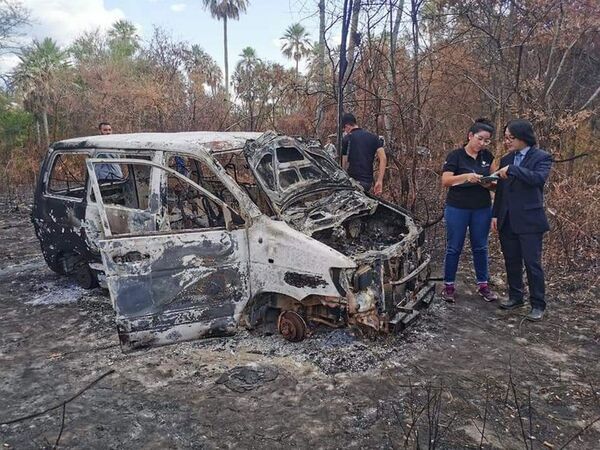 A ultranza: Allanan vehículo incinerado en una pista clandestina en el Chaco - Nacionales - ABC Color