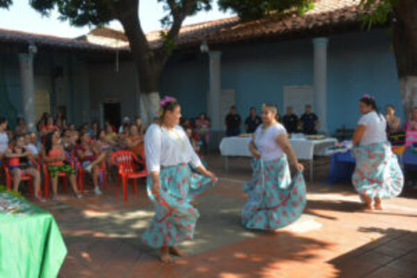 Con danzas y exposición de artesanías se celebró el día del Tereré en el Buen Pastor