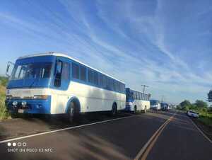 Abandonaron 7 buses en Curuguaty que serían de la Iglesia del "Narcopastor" - Megacadena — Últimas Noticias de Paraguay