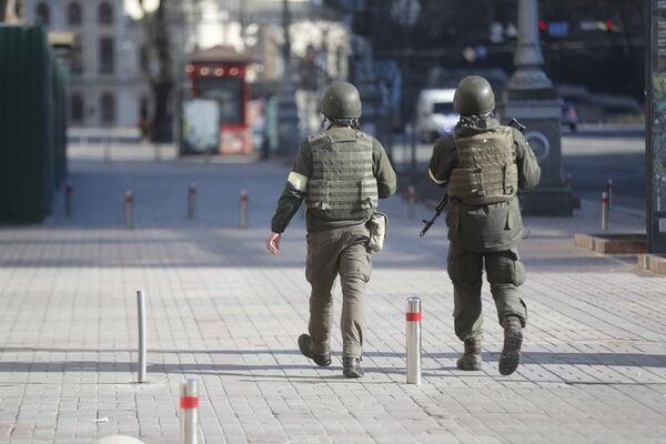 Kiev, una ciudad fantasma a la espera de los tanques rusos