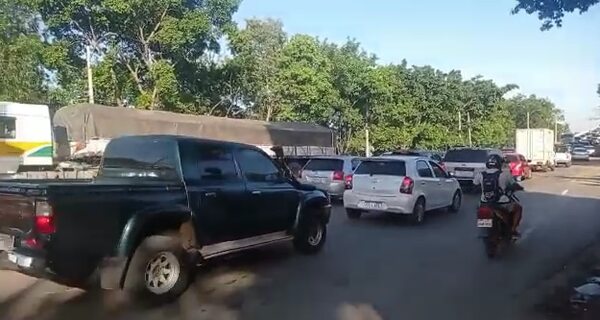 Congestión en Puente Remanso: vehículos copan ruta rumbo a Puerto Elsa - Nacionales - ABC Color
