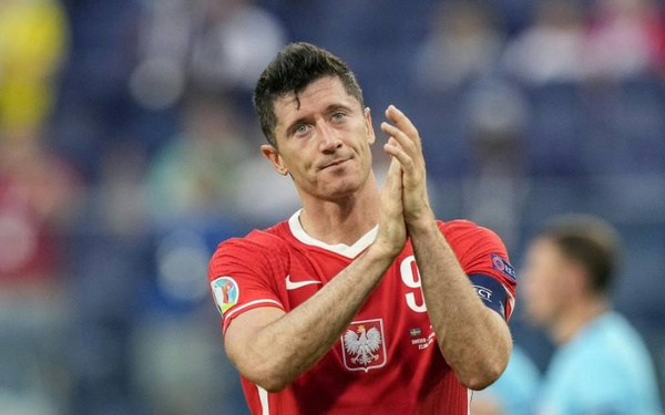 Crónica / Esto dijo Lewandowski del chute ante Rusia en medio de la guerra